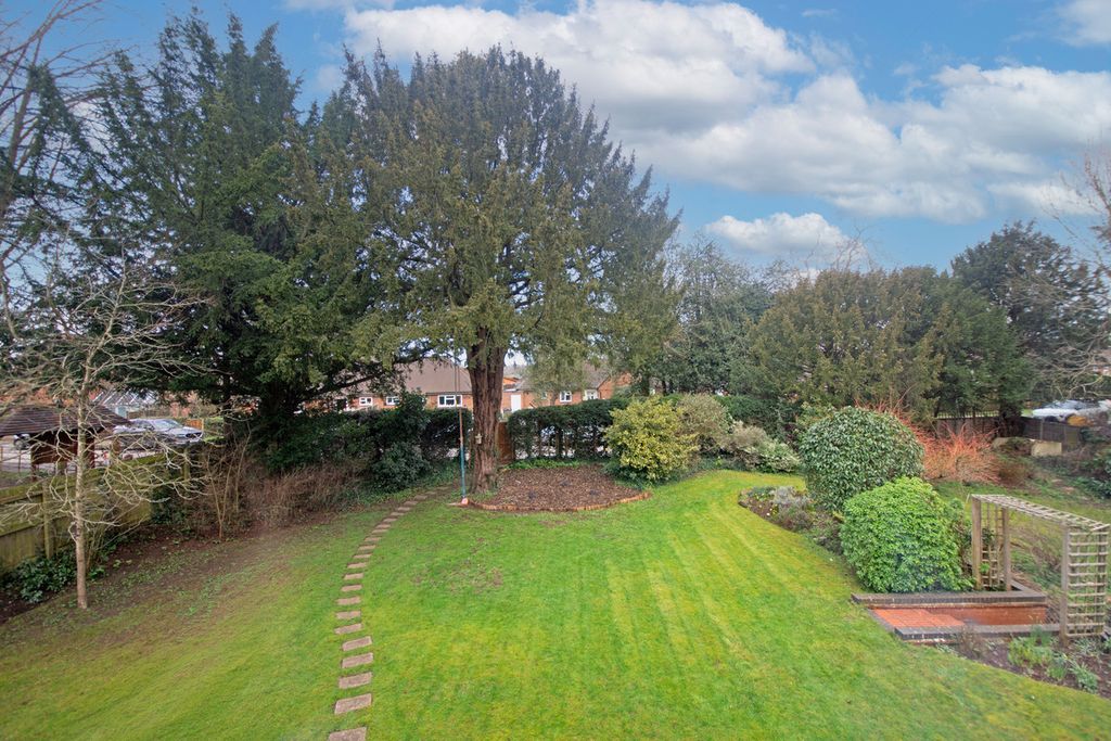 Property photo 2 of 25