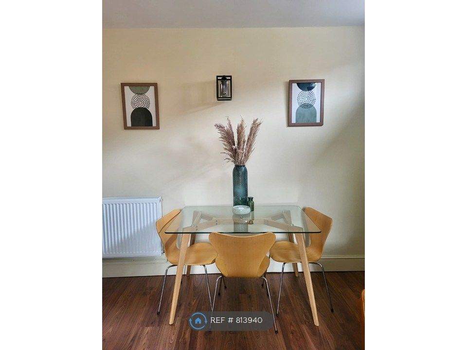 Property photo 2 of 20 Dining Table In Sitting Room