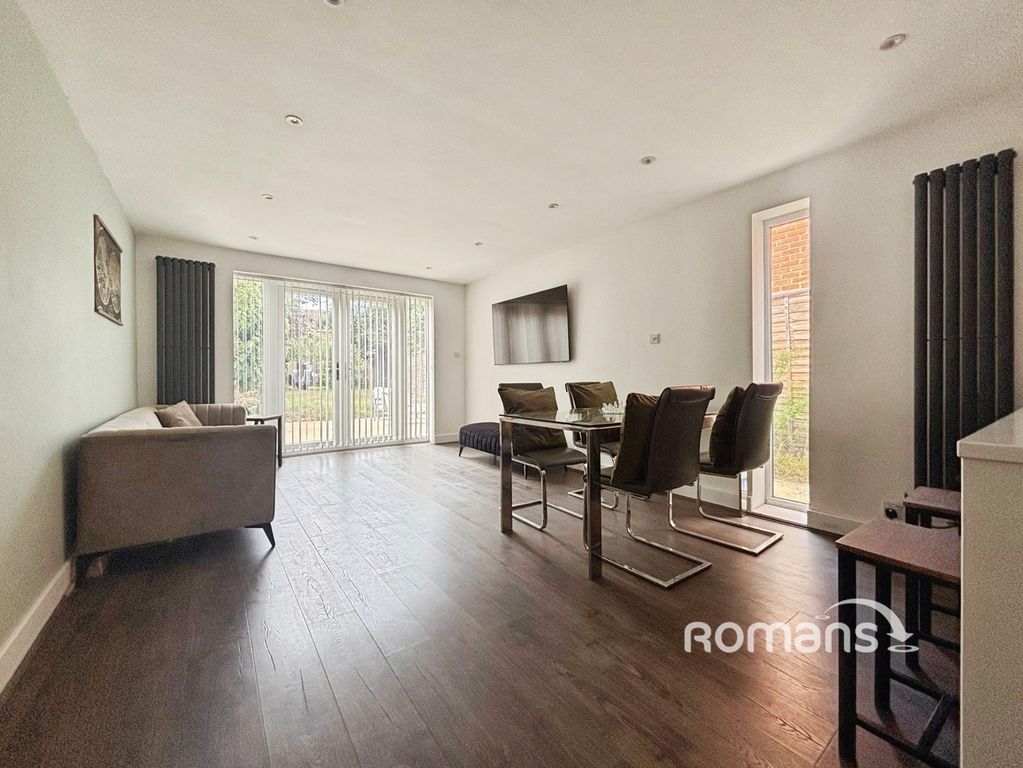 Property photo 3 of 19 Pbox-Img.Jpg