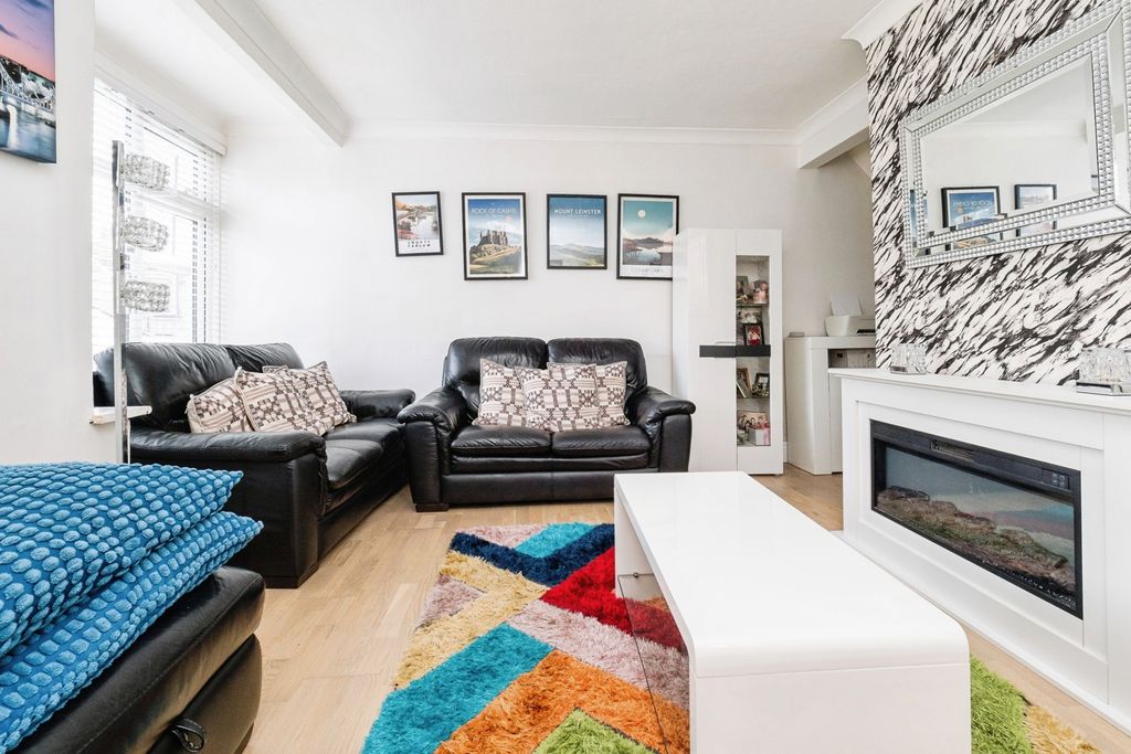 Property photo 2 of 20 Pbox-Img.Jpg