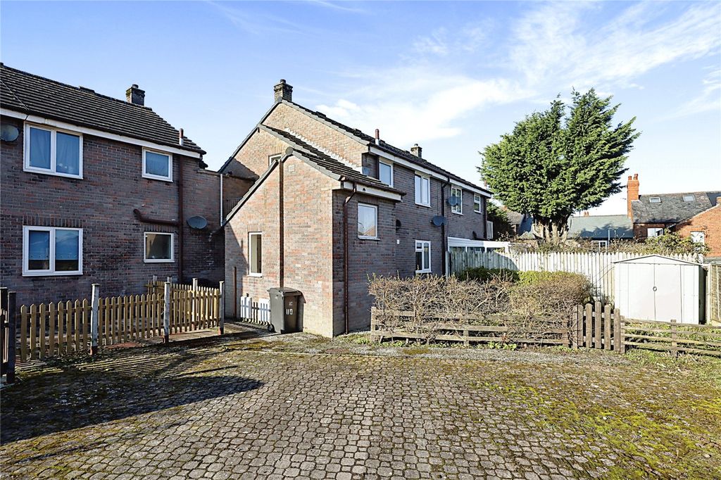 Property photo 2 of 10 External