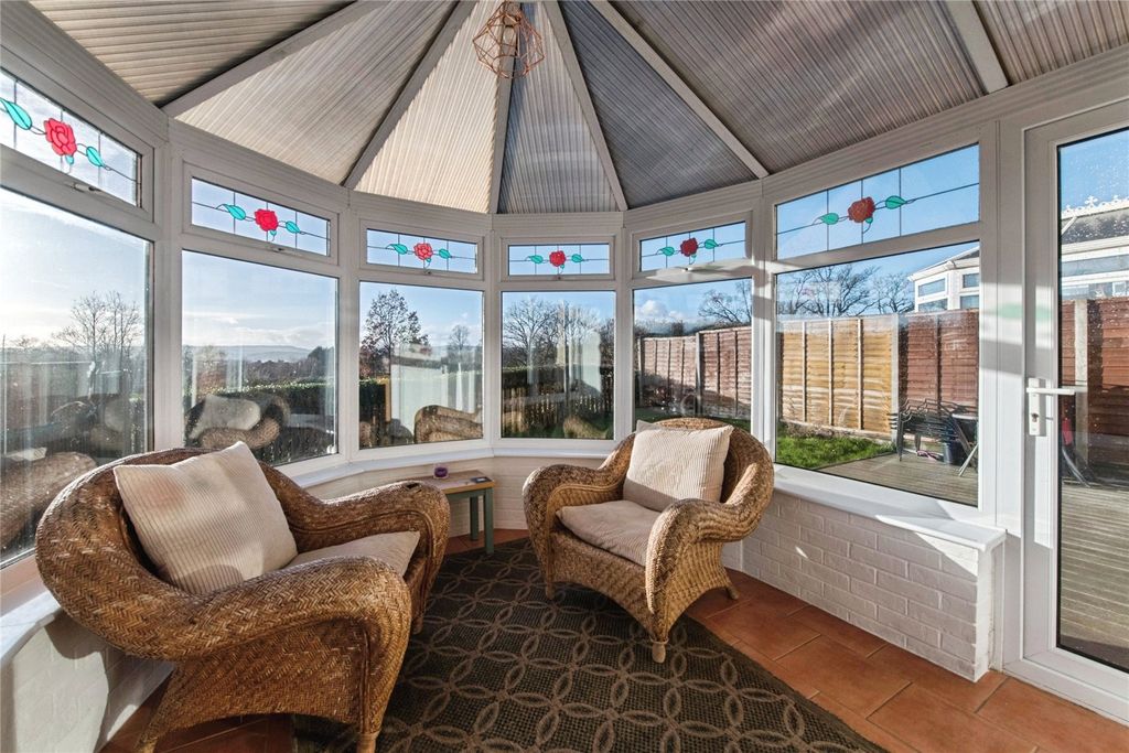 Property photo 3 of 21 Picture No. 18