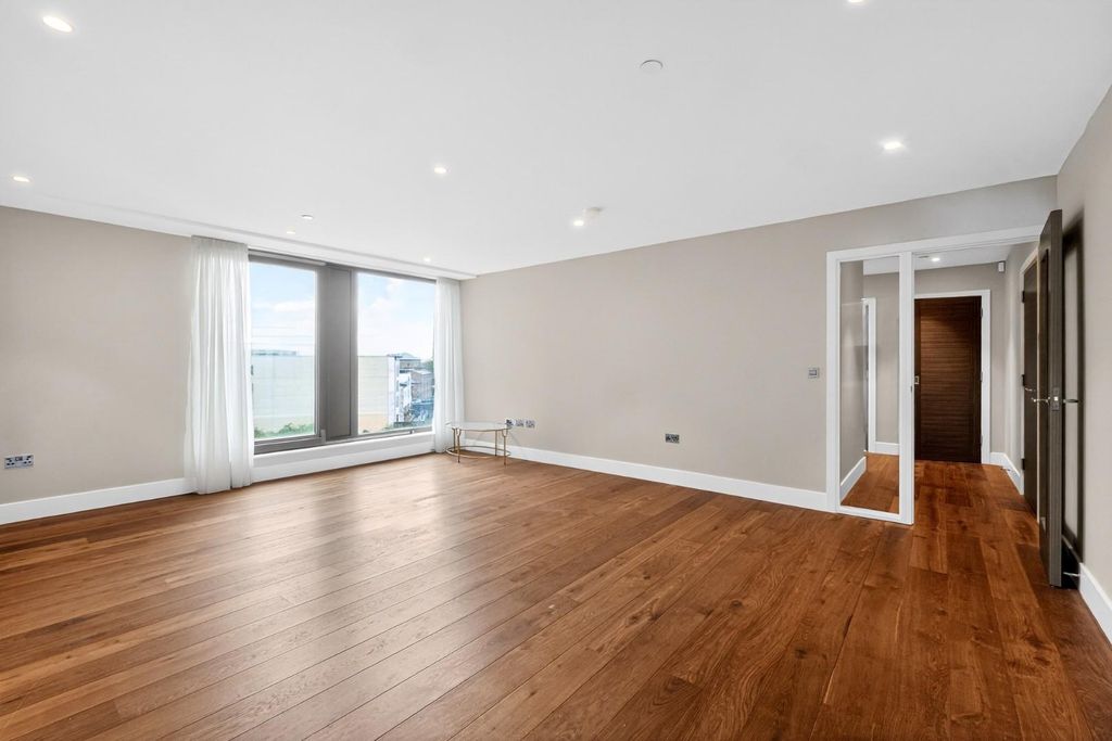 Property photo 3 of 19 Pnmb1126.Jpg