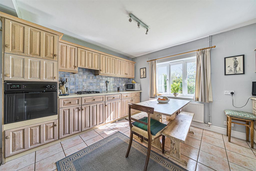 Property photo 2 of 20 Kitchen