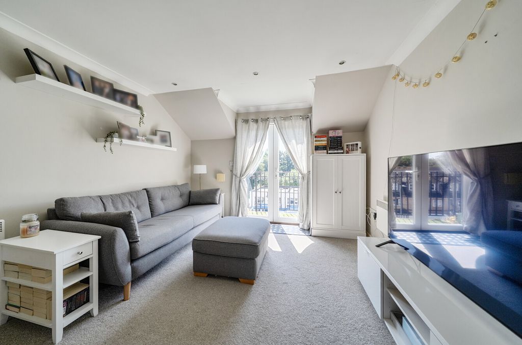 Property photo 3 of 14 1477620-12-6A3d23...