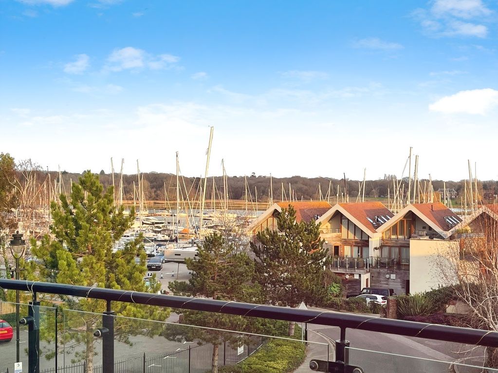 Property photo 3 of 28