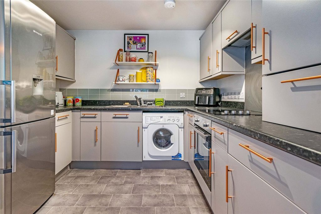 Property photo 2 of 11 Kitchen