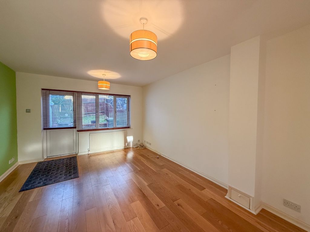 Property photo 3 of 16 3749162