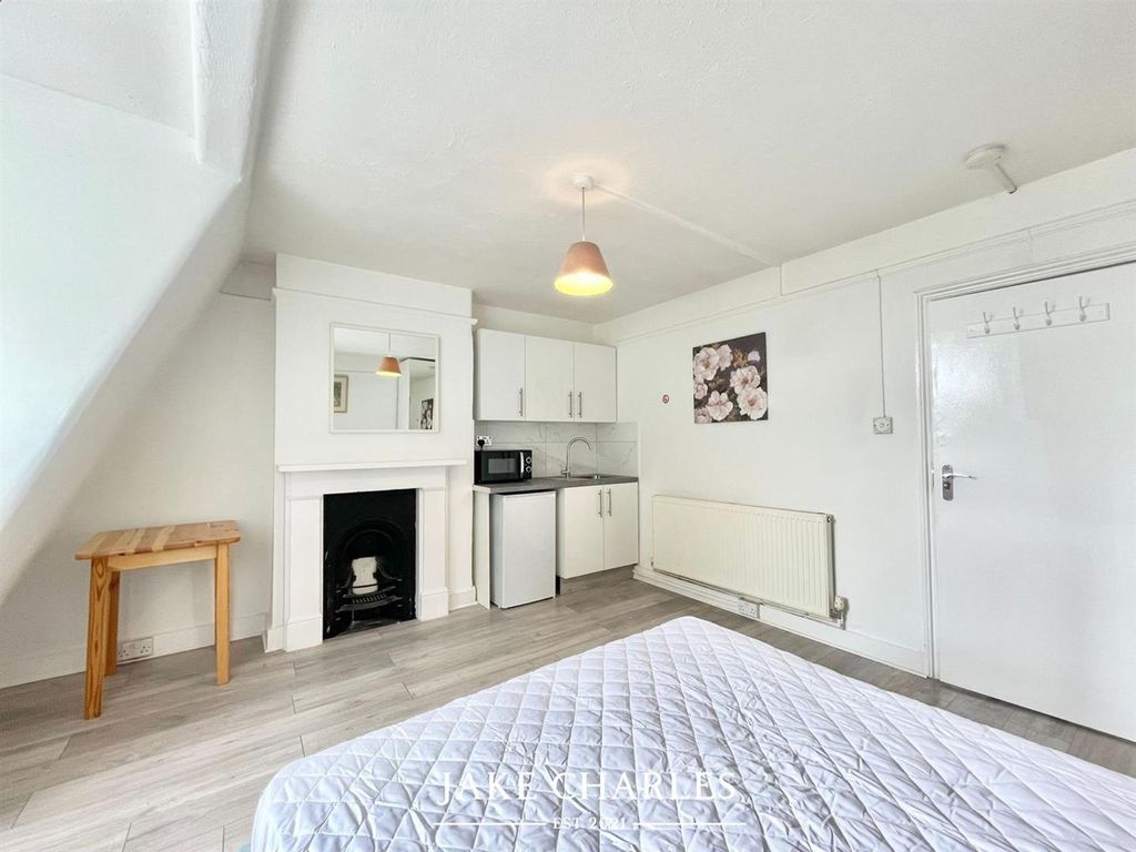 Property photo 2 of 8 B3A22d67-d9d2-425A-804A-7E8E6c6Abda8.Jpg