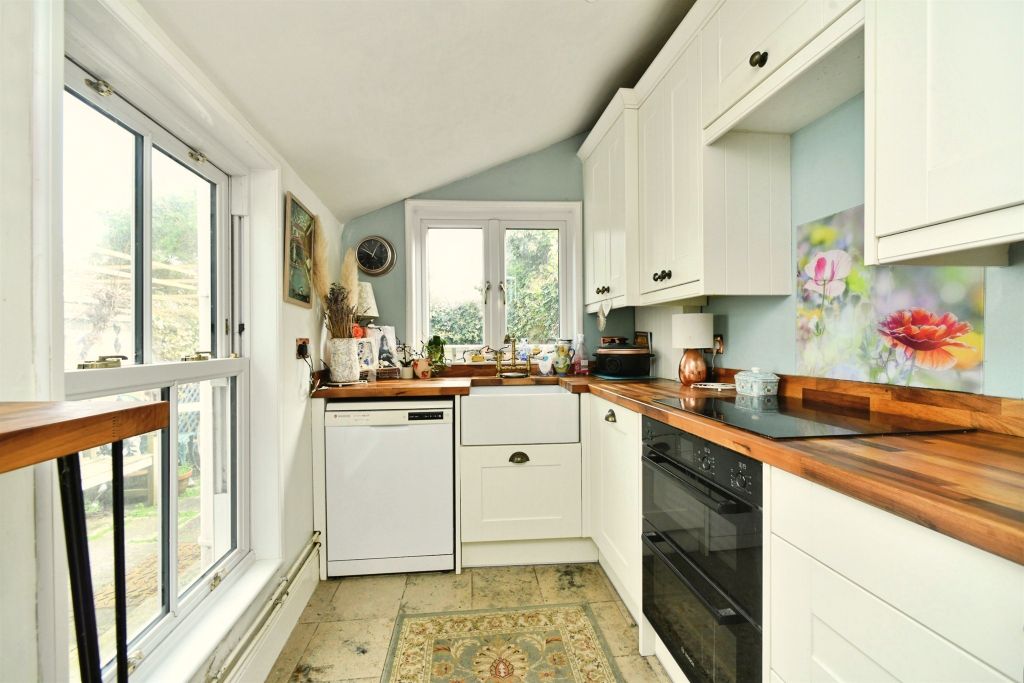 Property photo 2 of 21