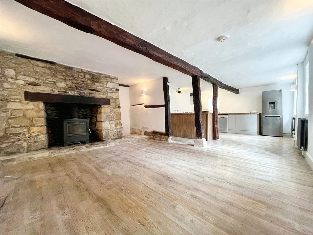 Property photo 2 of 10 Picture No. 32