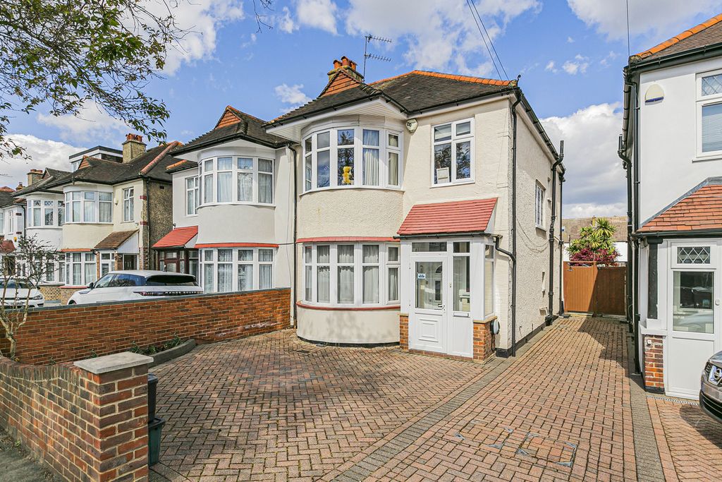 Property photo 1 of 18