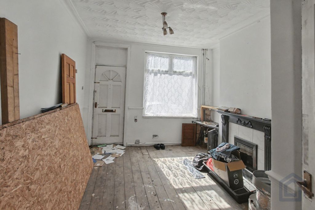 Property photo 2 of 16