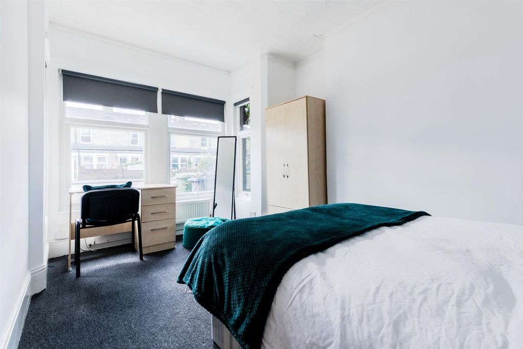 Property photo 3 of 14 Room 1 Four .Jpg