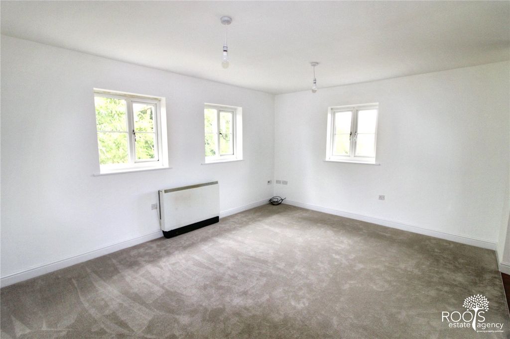Property photo 2 of 7 Living Room