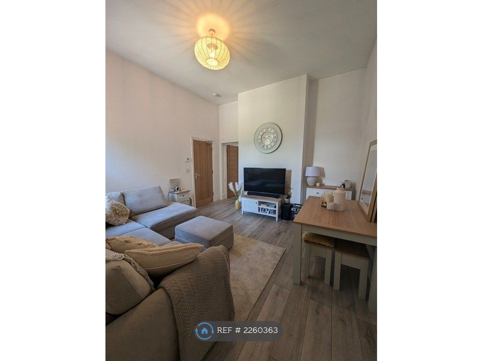 Property photo 2 of 10 Living Room