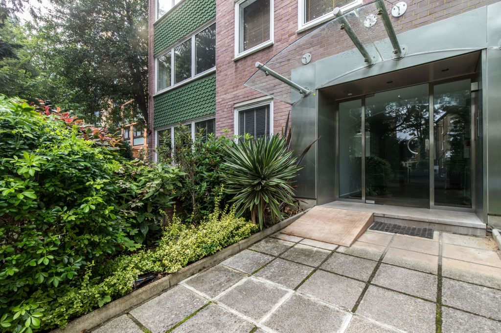 Property photo 2 of 12 Entrance