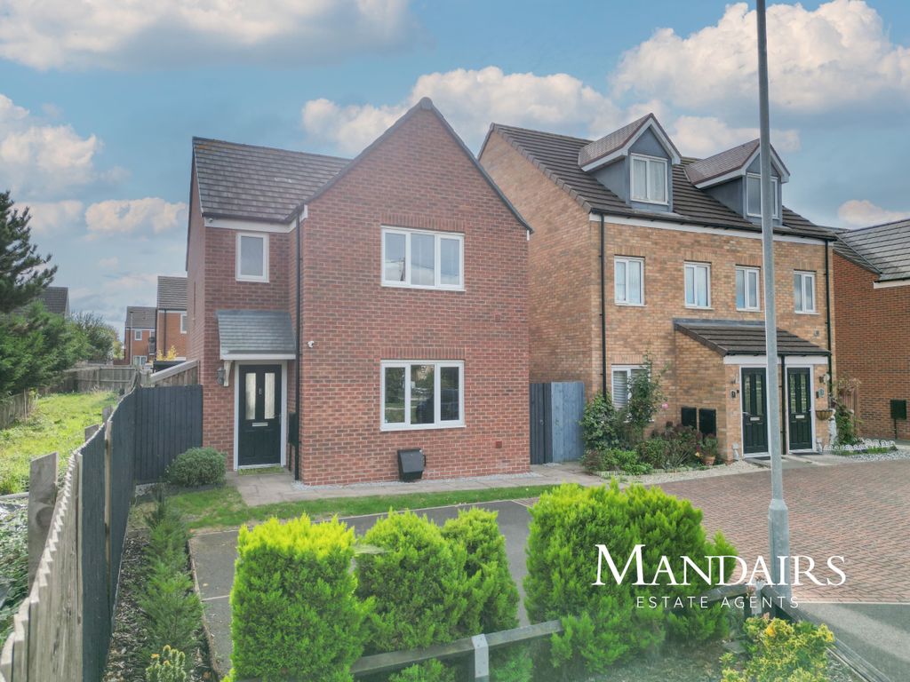 Property photo 1 of 32