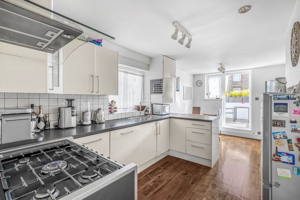 Property photo 3 of 8