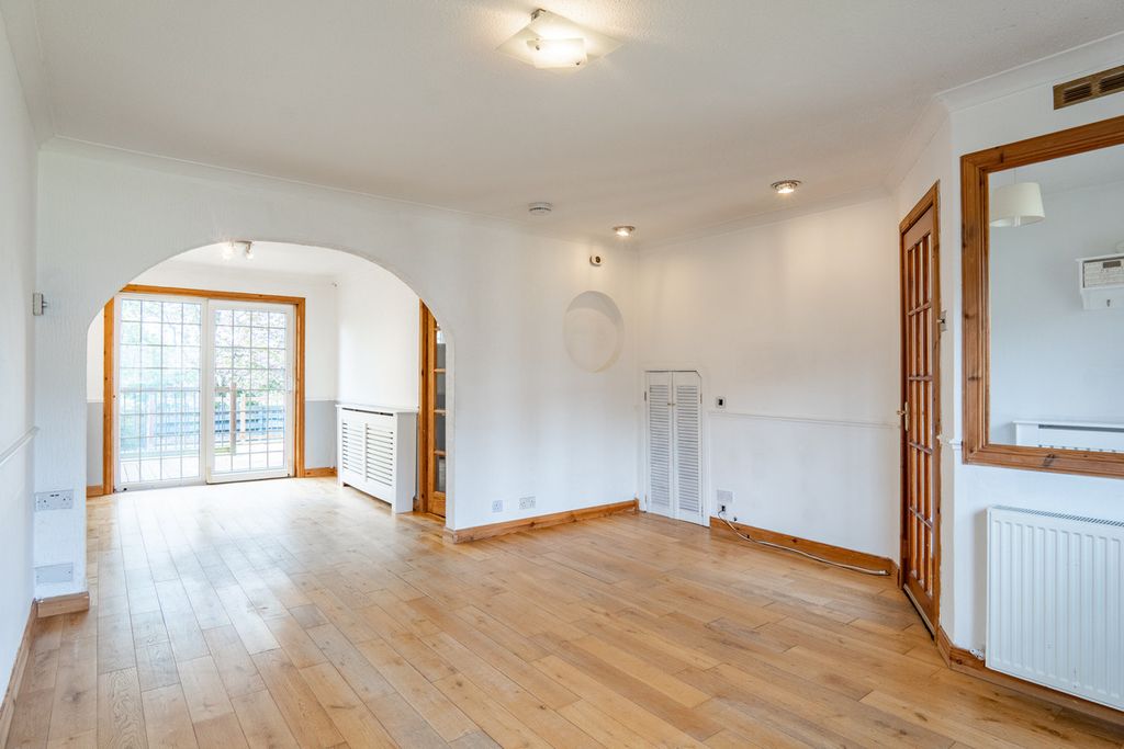 Property photo 2 of 34