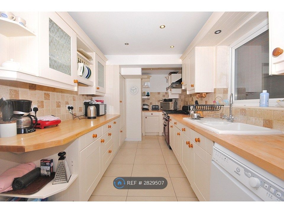 Property photo 2 of 8 Kitchen_1