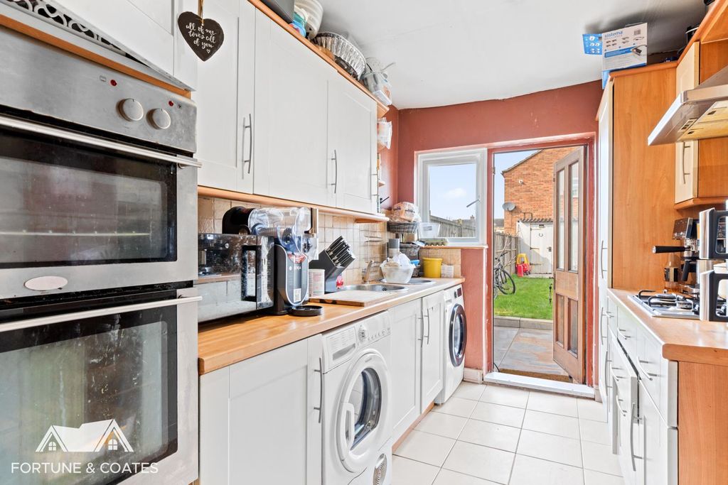 Property photo 2 of 16 Thefortunes_8.Jpg