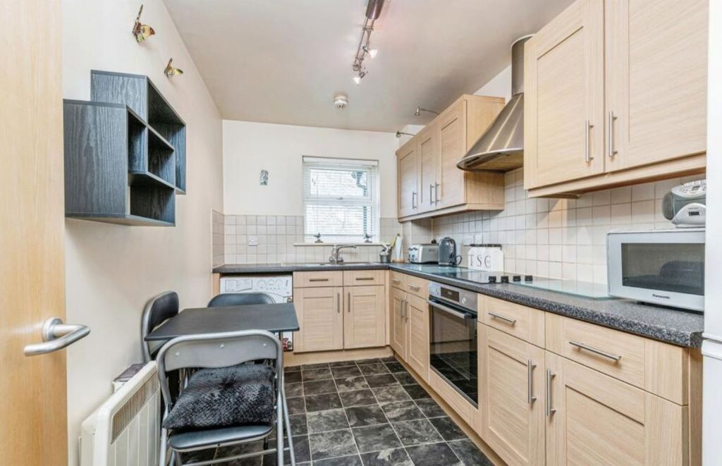 Property photo 2 of 13