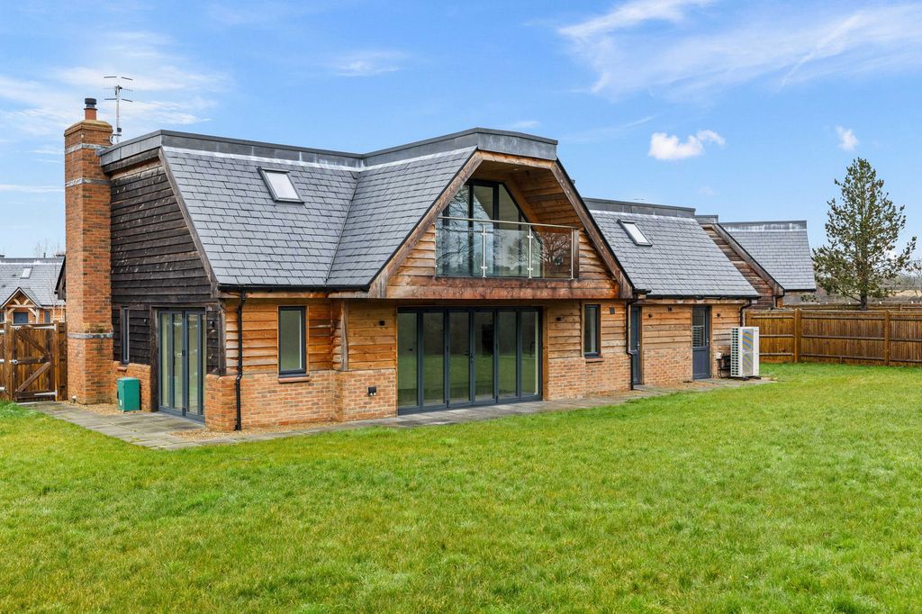 Property photo 2 of 23