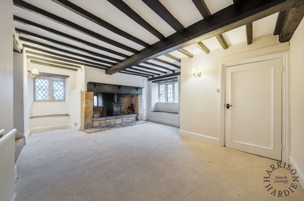 Property photo 2 of 12 Living Room