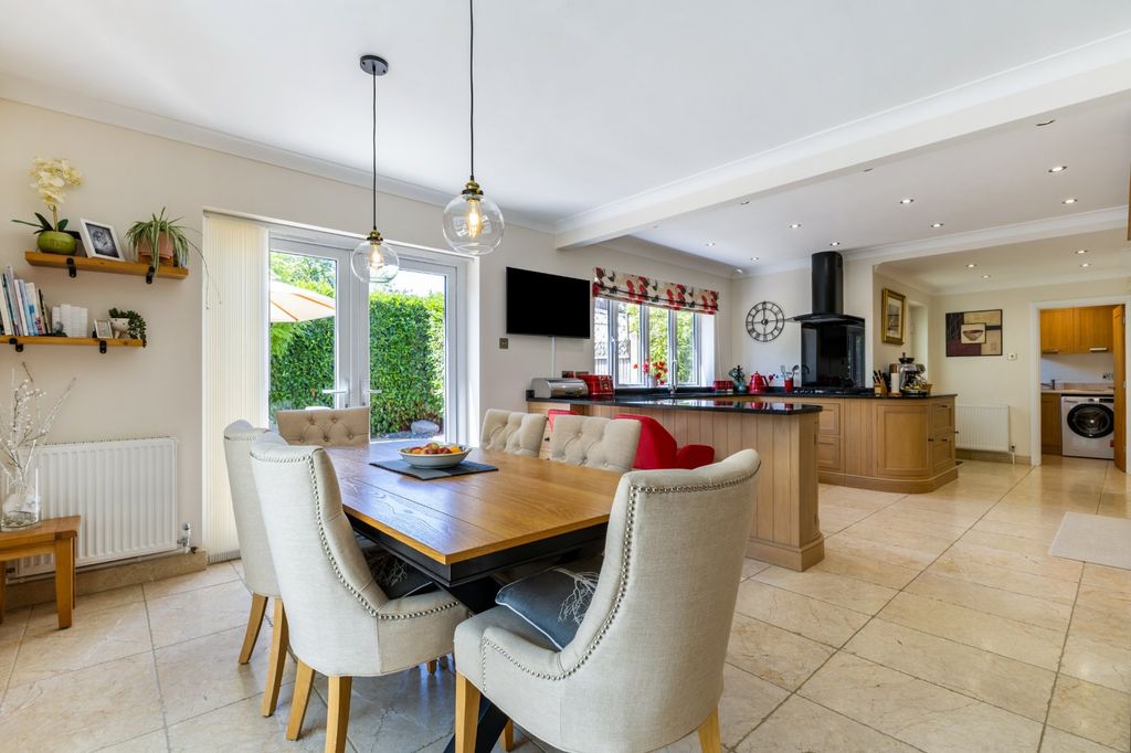 Property photo 3 of 15 Dining Area