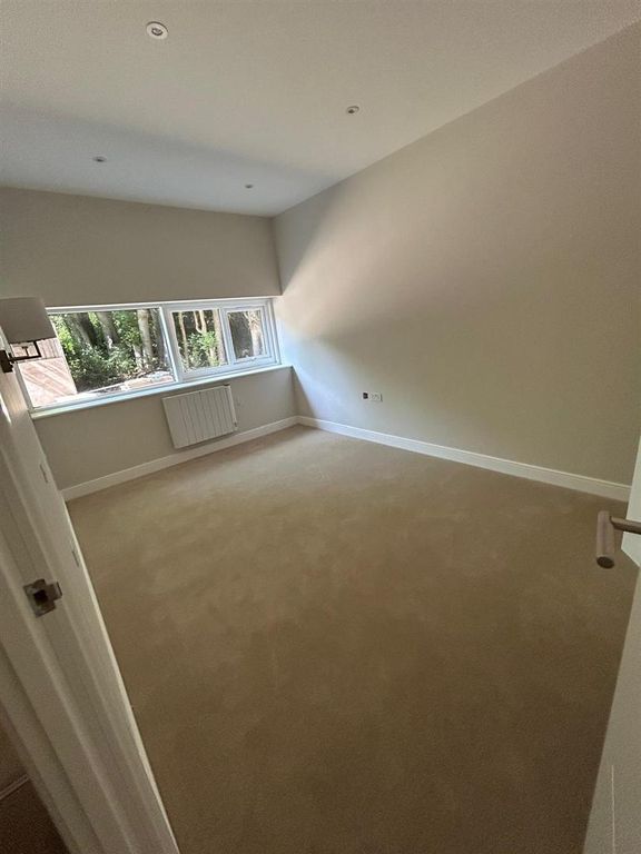 Property photo 2 of 6 Bedroom 1.Jpg