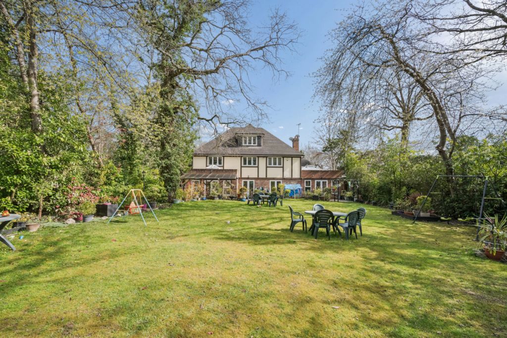 Property photo 2 of 19