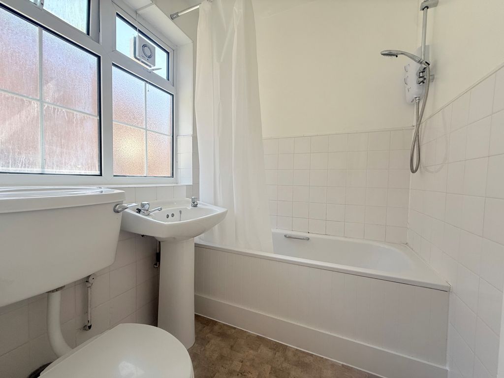 Property photo 3 of 5 Bathroom