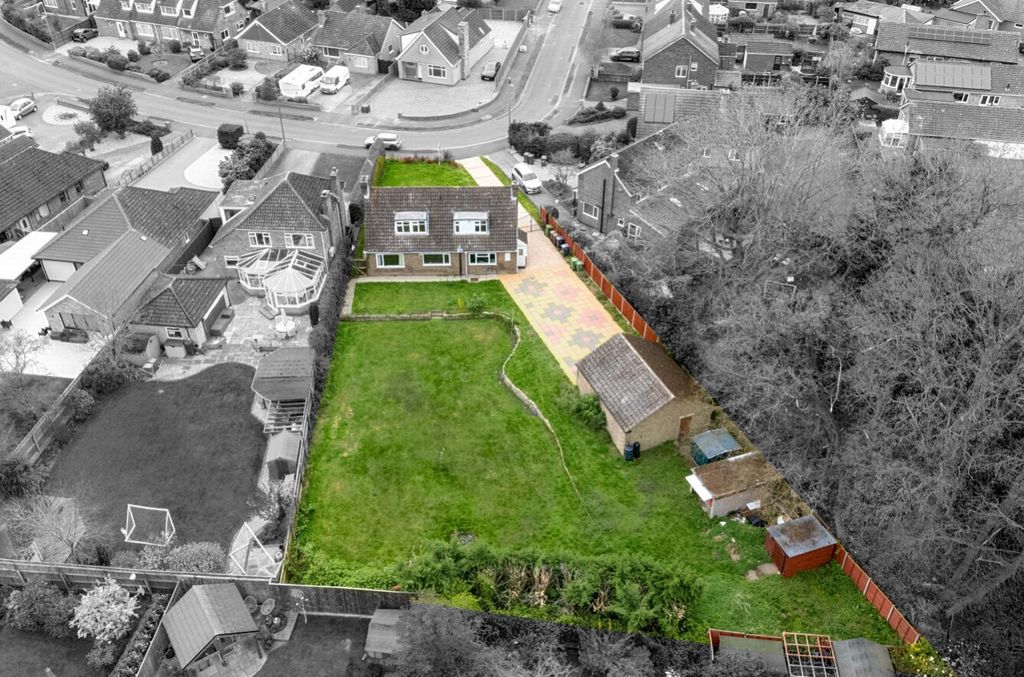 Property photo 3 of 31 1440771-10-69d7Dd1E5497F-Arw