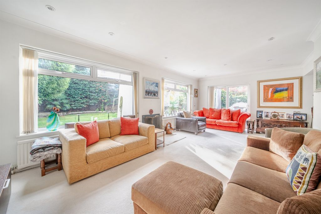 Property photo 3 of 14