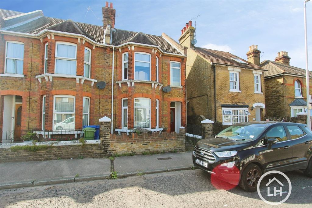 Property photo 1 of 13 External