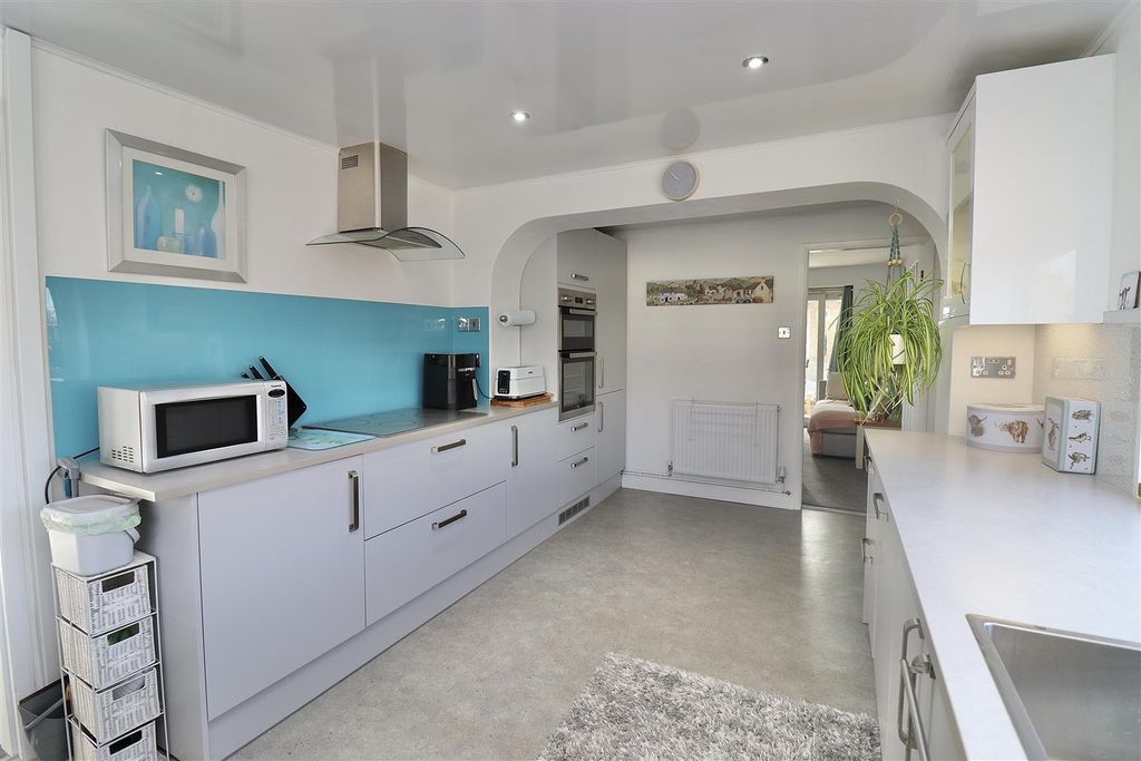 Property photo 3 of 14