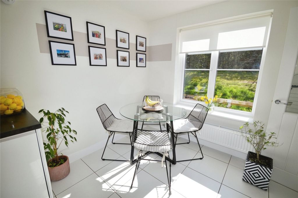 Property photo 3 of 19 Kitchen/Dining Room