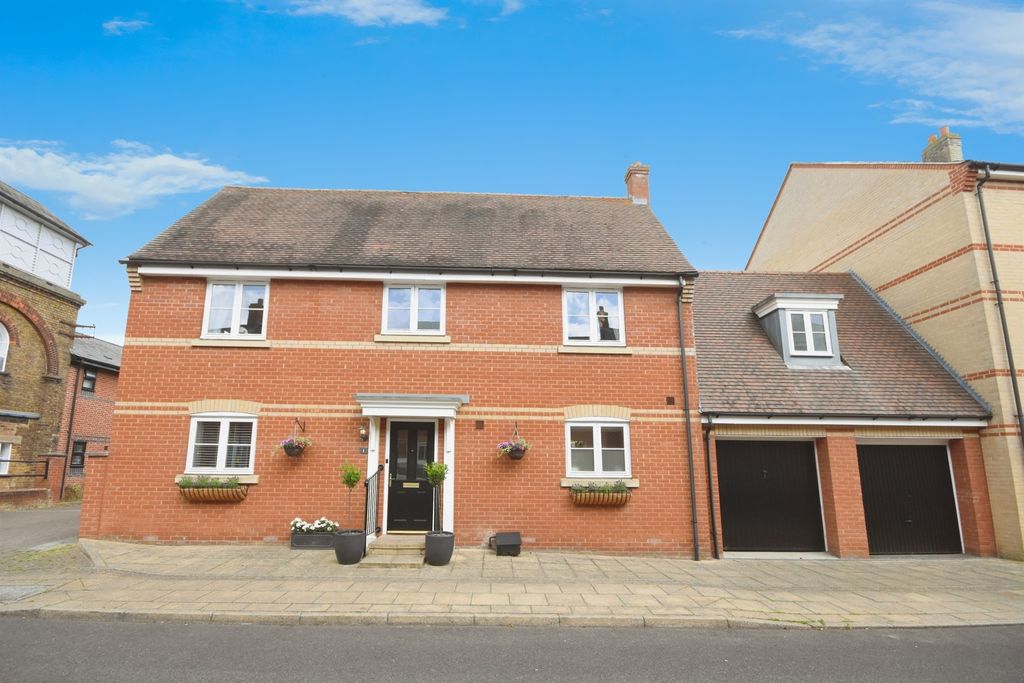 Property photo 1 of 18