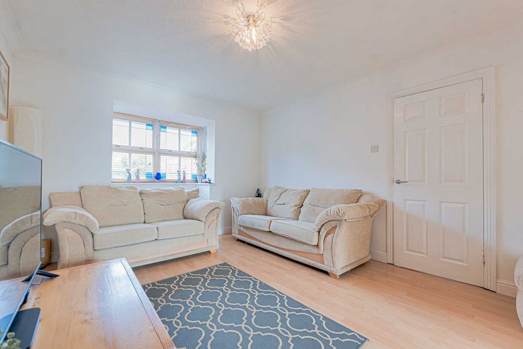 Property photo 3 of 38