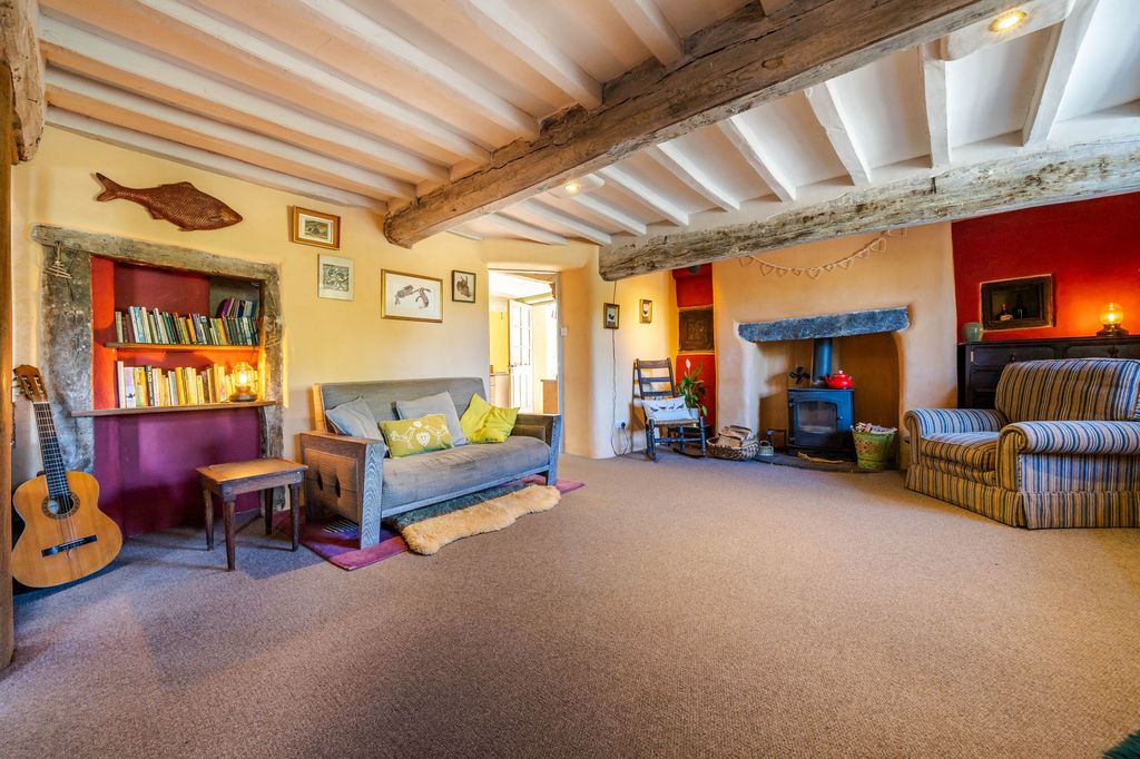 Property photo 2 of 34