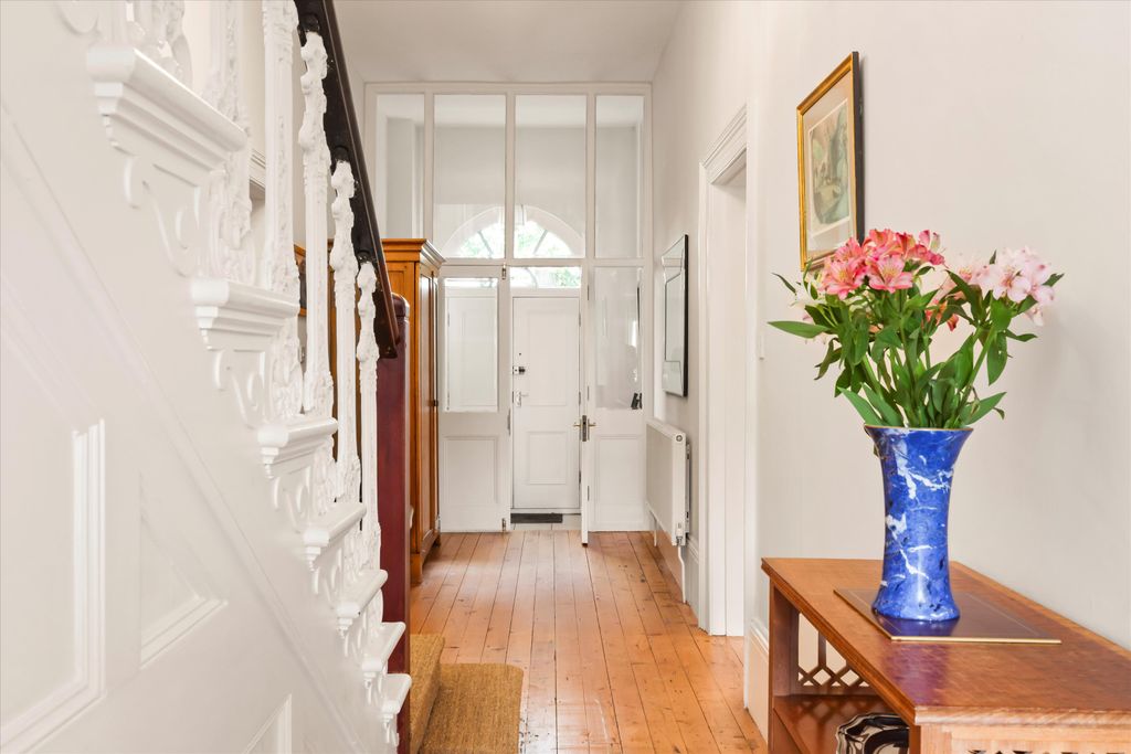 Property photo 2 of 26 Image