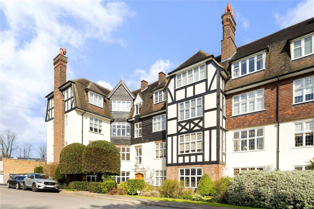 Property photo 1 of 13 Wildcroft Manor