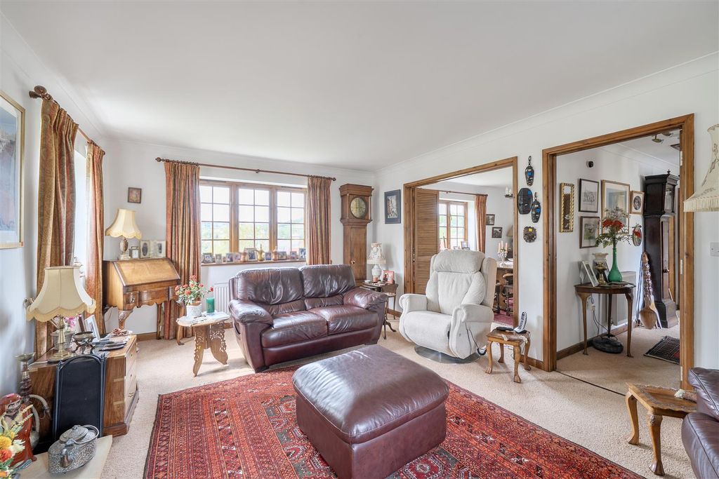 Property photo 3 of 35 1451182-11-69F22F2E3Eed2.Jpg