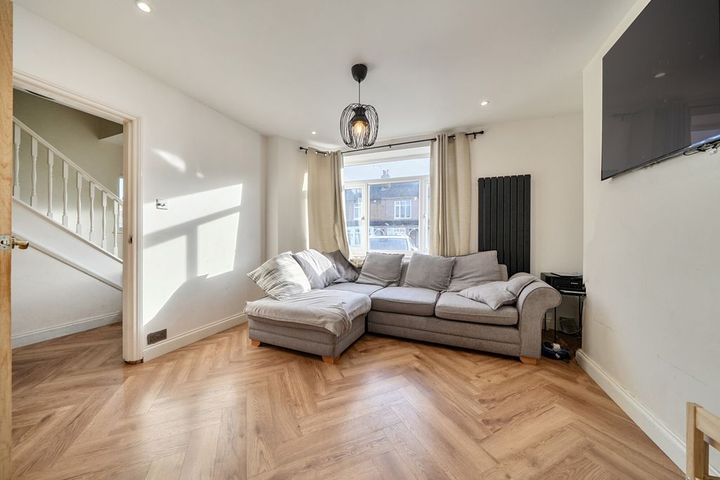 Property photo 3 of 15 Reception