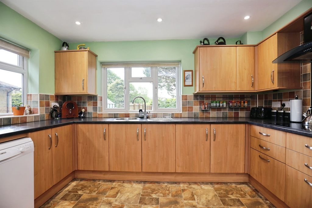 Property photo 2 of 22