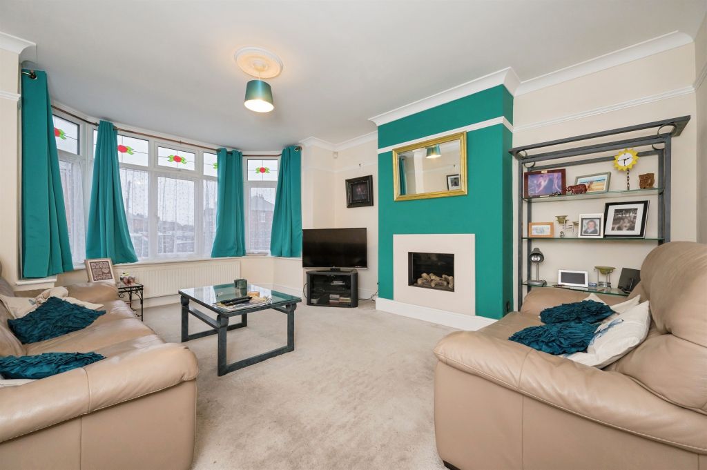 Property photo 2 of 17