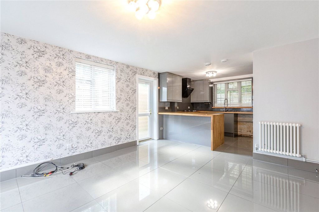 Property photo 3 of 14 Picture No. 11