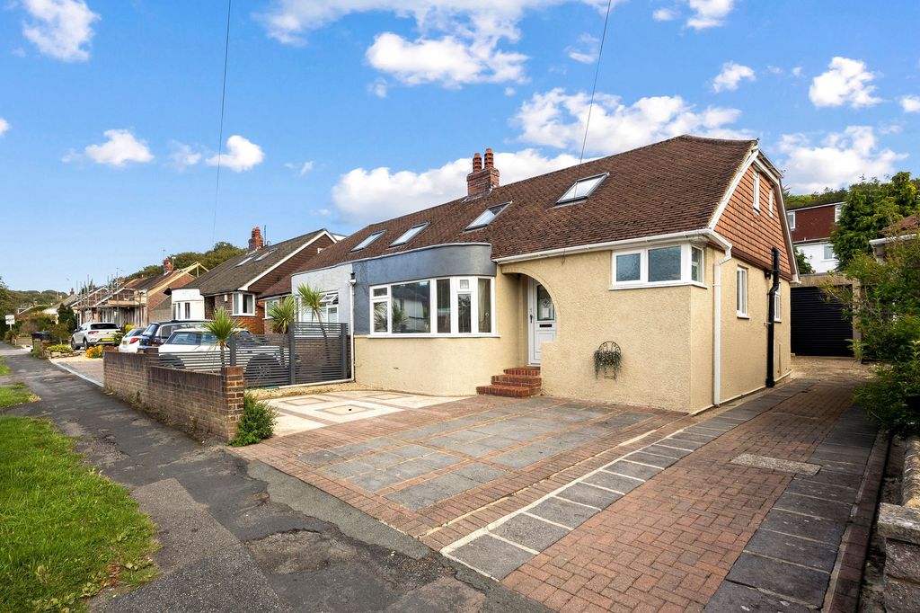 Property photo 1 of 23