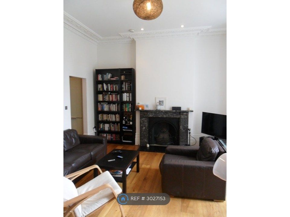 Property photo 2 of 9 Living Room